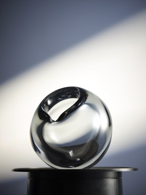 Jolene Bubble Ball Ashtray - Image 3