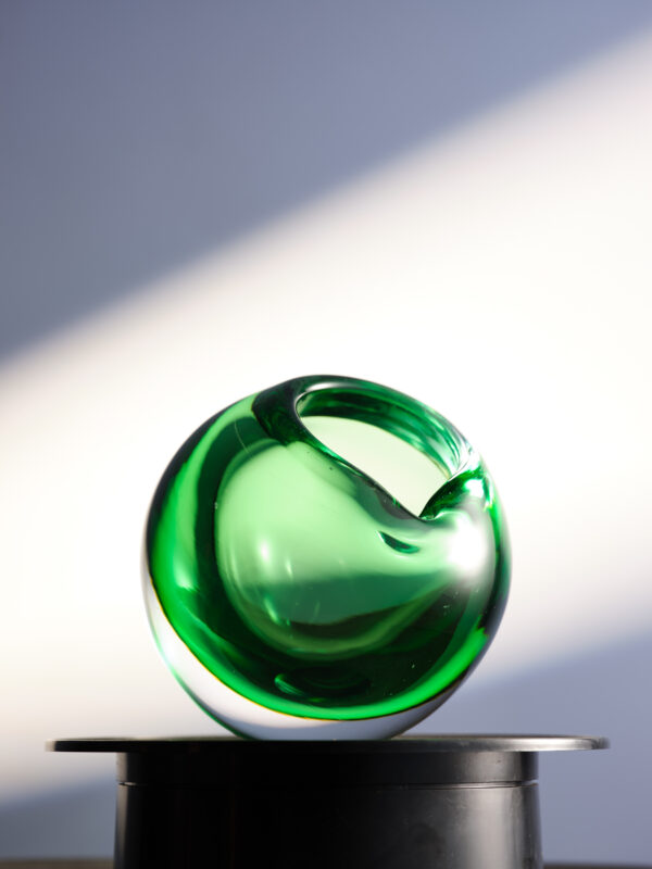Jolene Bubble Ball Ashtray - Image 2