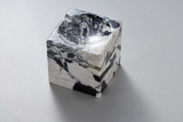 Anjelica Cube Ashtray - Image 2